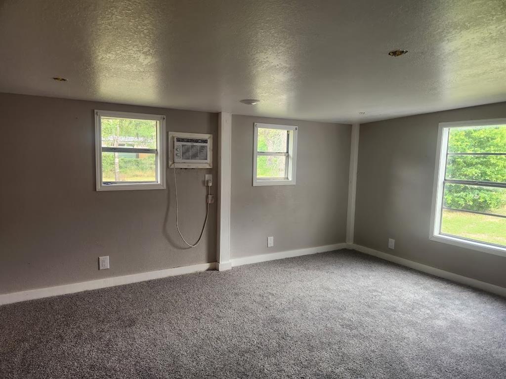 5826 W 2nd Street, Sheridan, Texas image 11