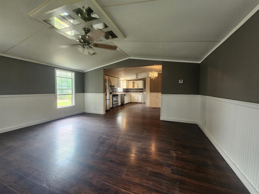 5826 W 2nd Street, Sheridan, Texas image 4