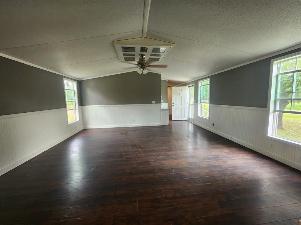 5826 W 2nd Street, Sheridan, Texas image 3