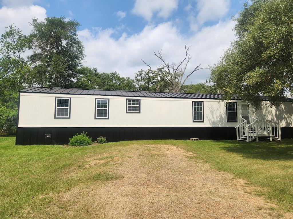 5826 W 2nd Street, Sheridan, Texas image 1