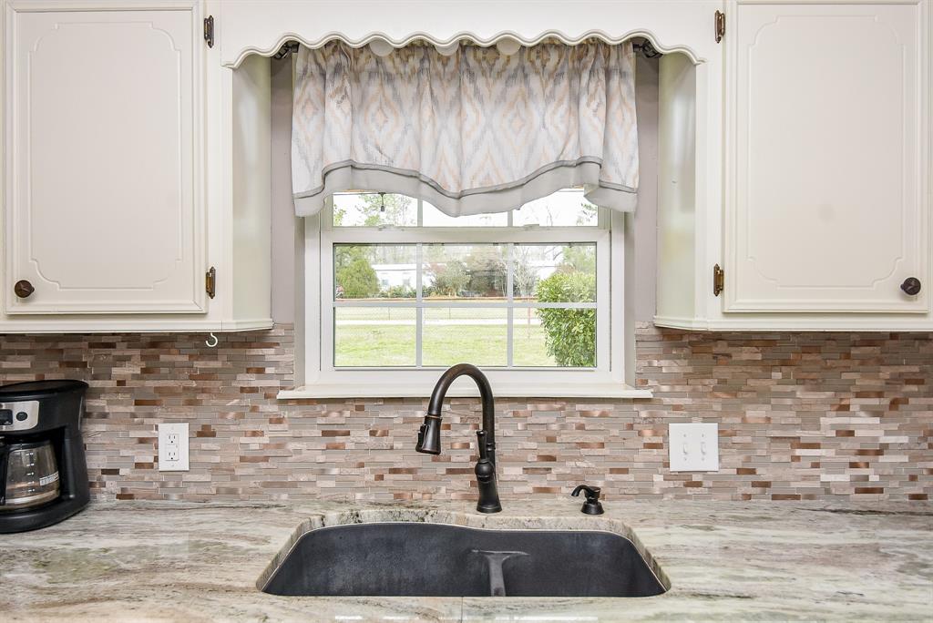 466 Emanuel Road, Goodrich, Texas image 11