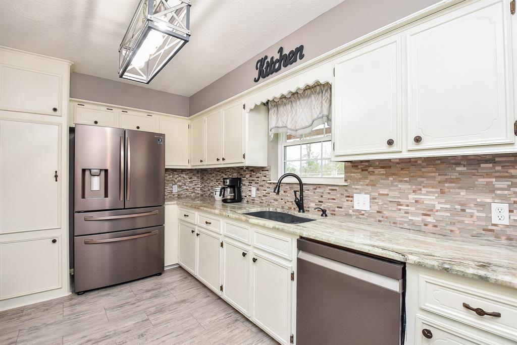 466 Emanuel Road, Goodrich, Texas image 12