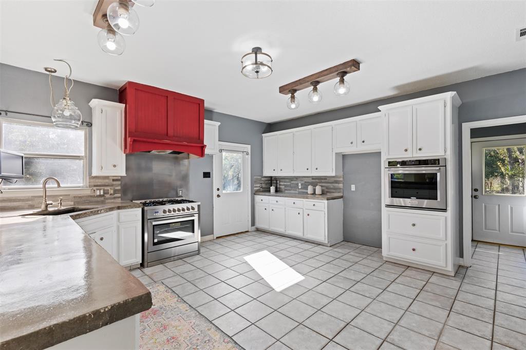 318 4th Street, Crosby, Texas image 10