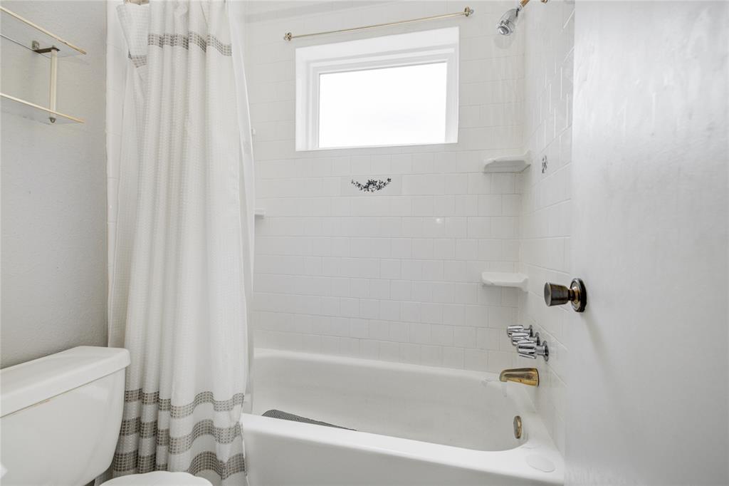 303 Forest Hills Drive, League City, Texas image 30