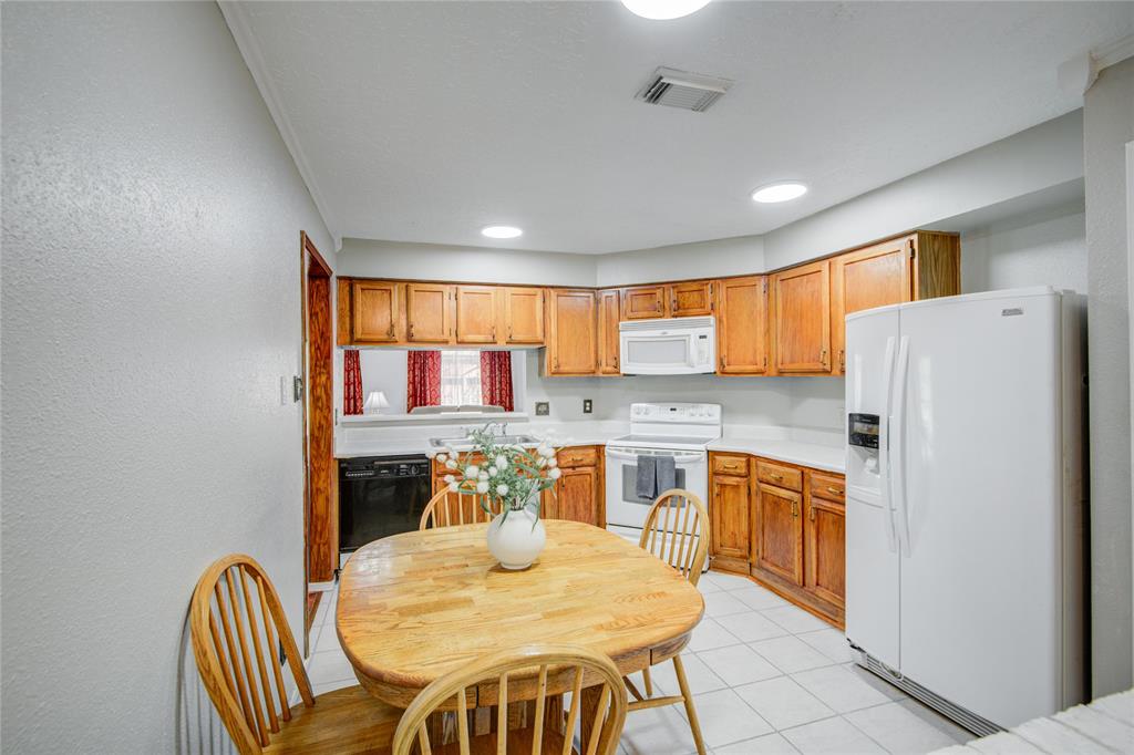 303 Forest Hills Drive, League City, Texas image 24
