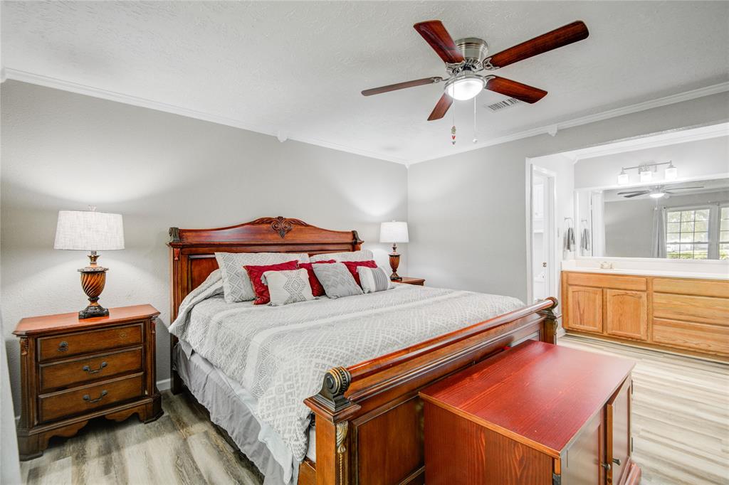303 Forest Hills Drive, League City, Texas image 32