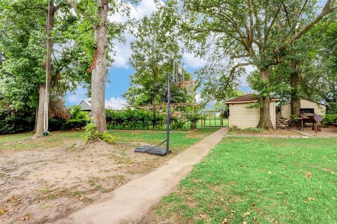 A home in Sealy