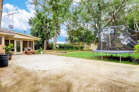 A home in Sealy