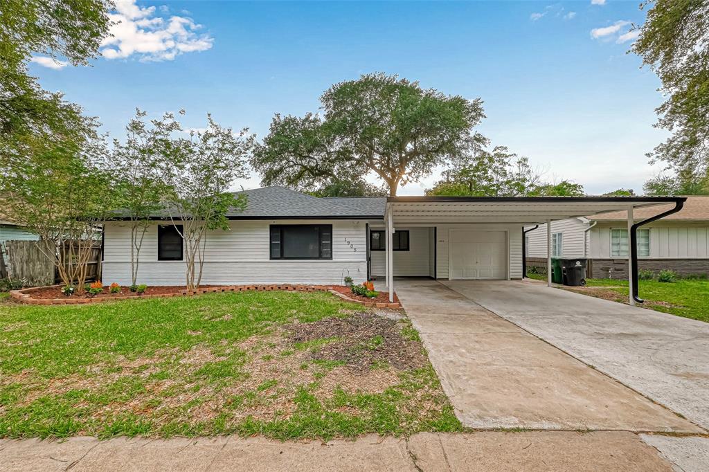 1905 Coulcrest Drive