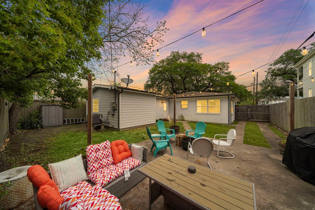 1211 35th Street, Galveston, Texas image 2