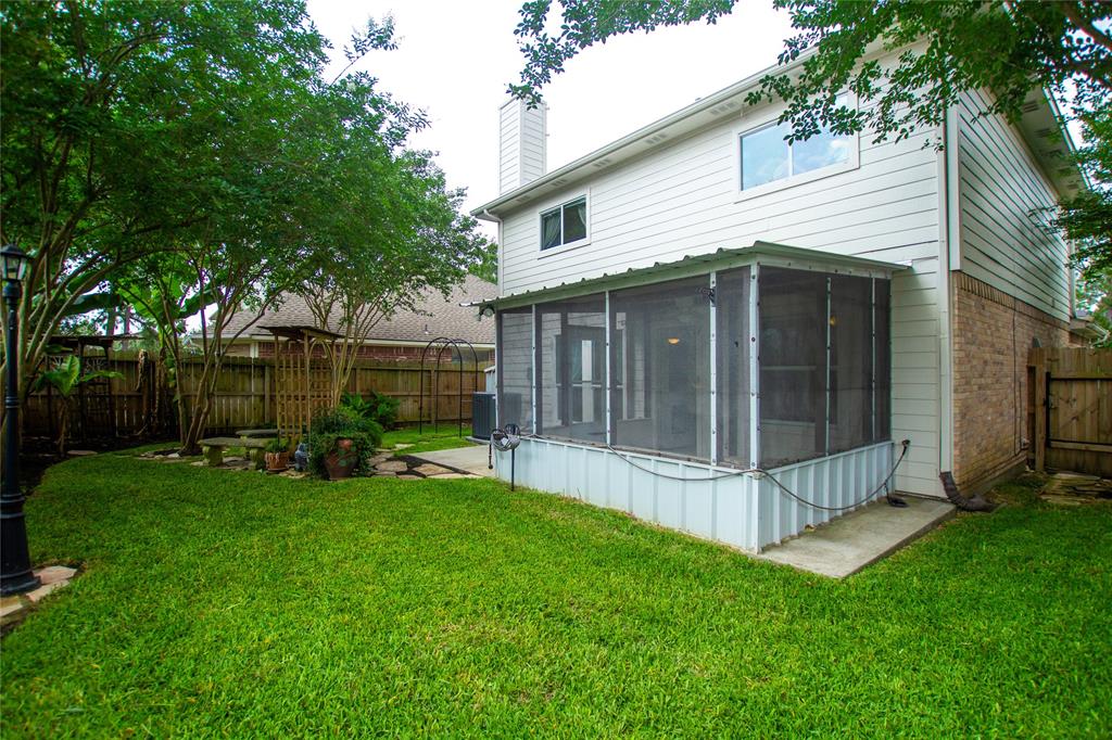 1610 Trail Forest Court, Houston, Texas image 38