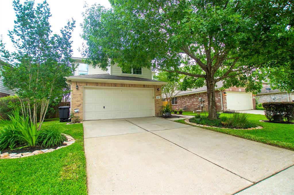 1610 Trail Forest Court, Houston, Texas image 2