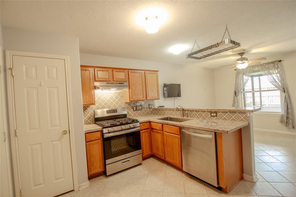 1610 Trail Forest Court, Houston, Texas image 12