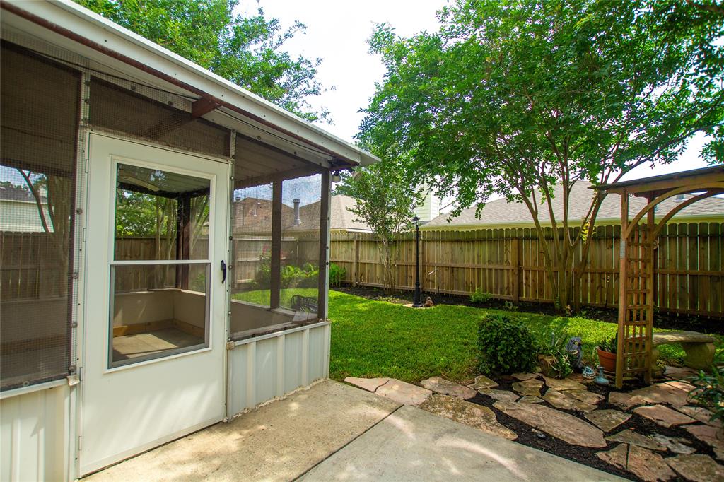 1610 Trail Forest Court, Houston, Texas image 37