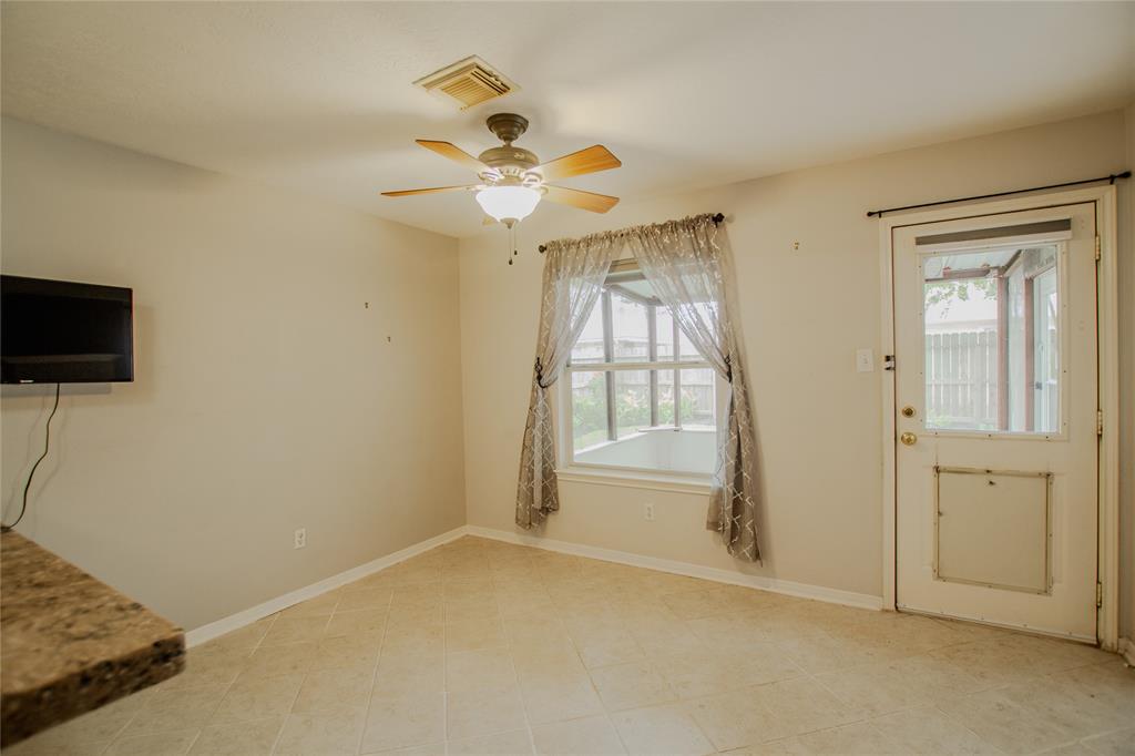 1610 Trail Forest Court, Houston, Texas image 10