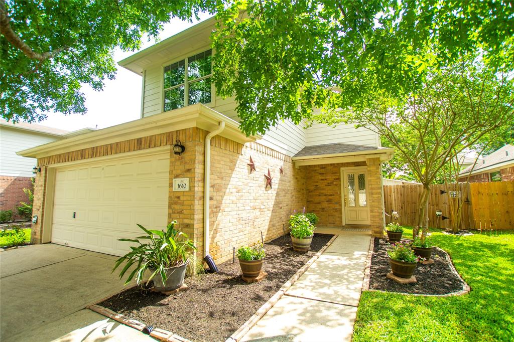 1610 Trail Forest Court, Houston, Texas image 3
