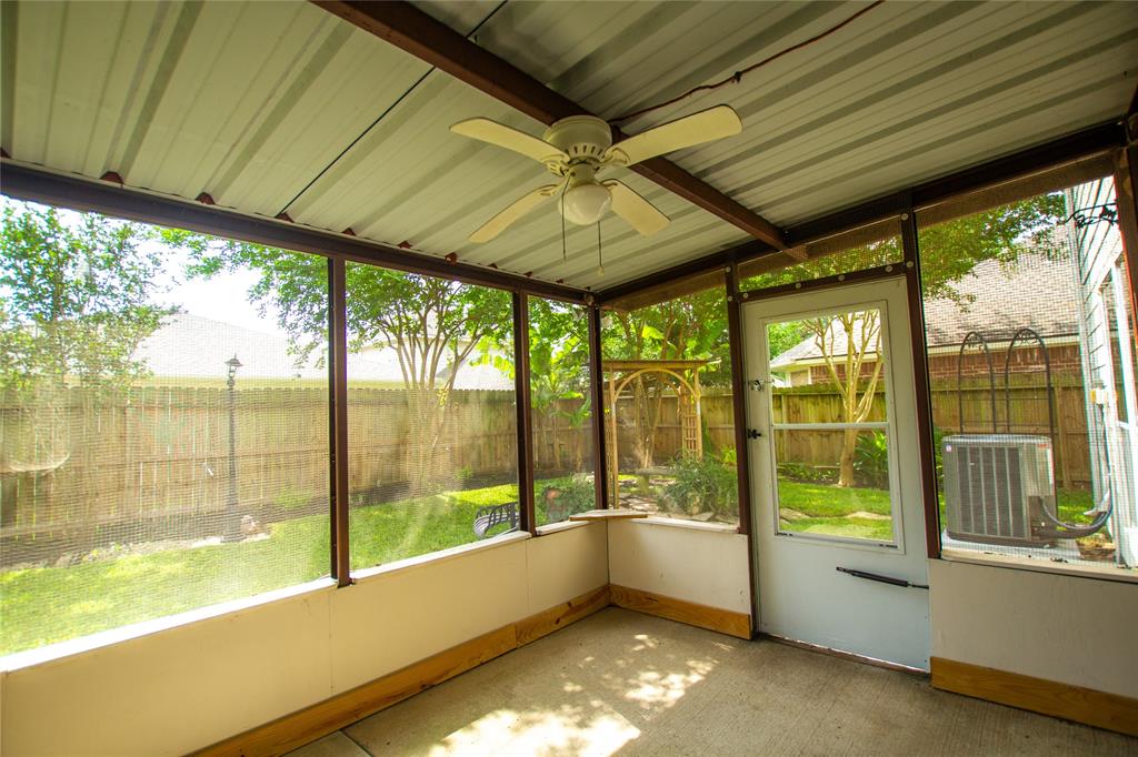 1610 Trail Forest Court, Houston, Texas image 34