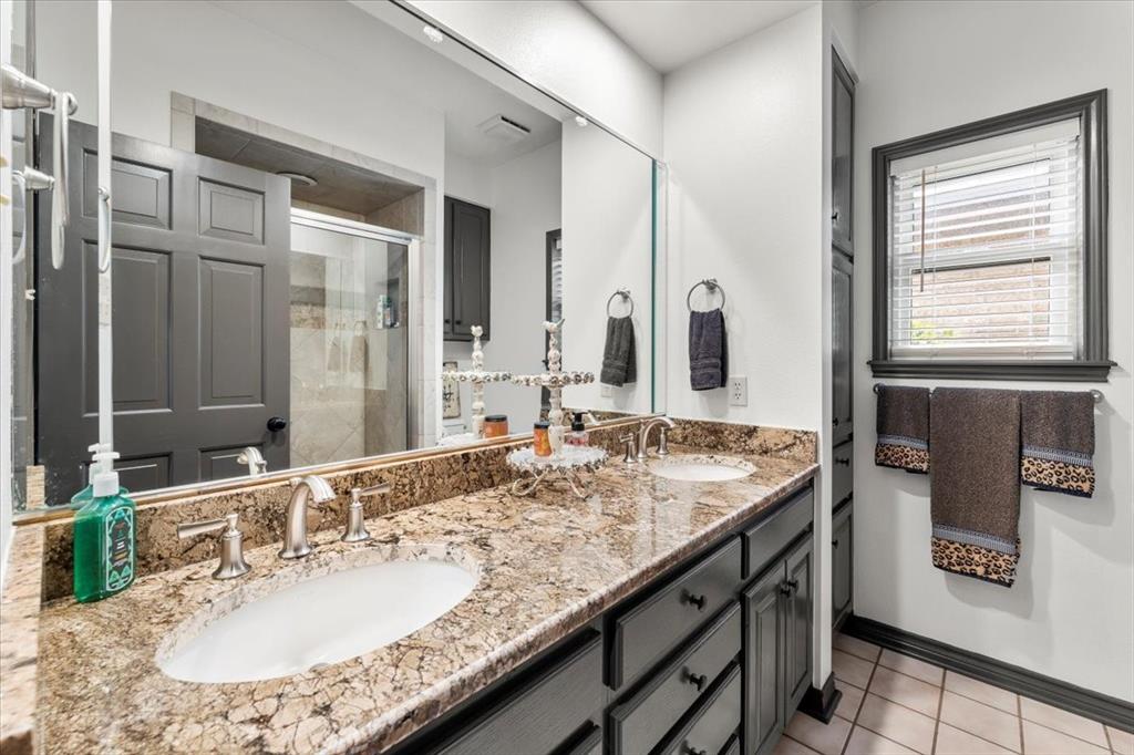 514 Sandy Oaks Drive, Huntsville, Texas image 22