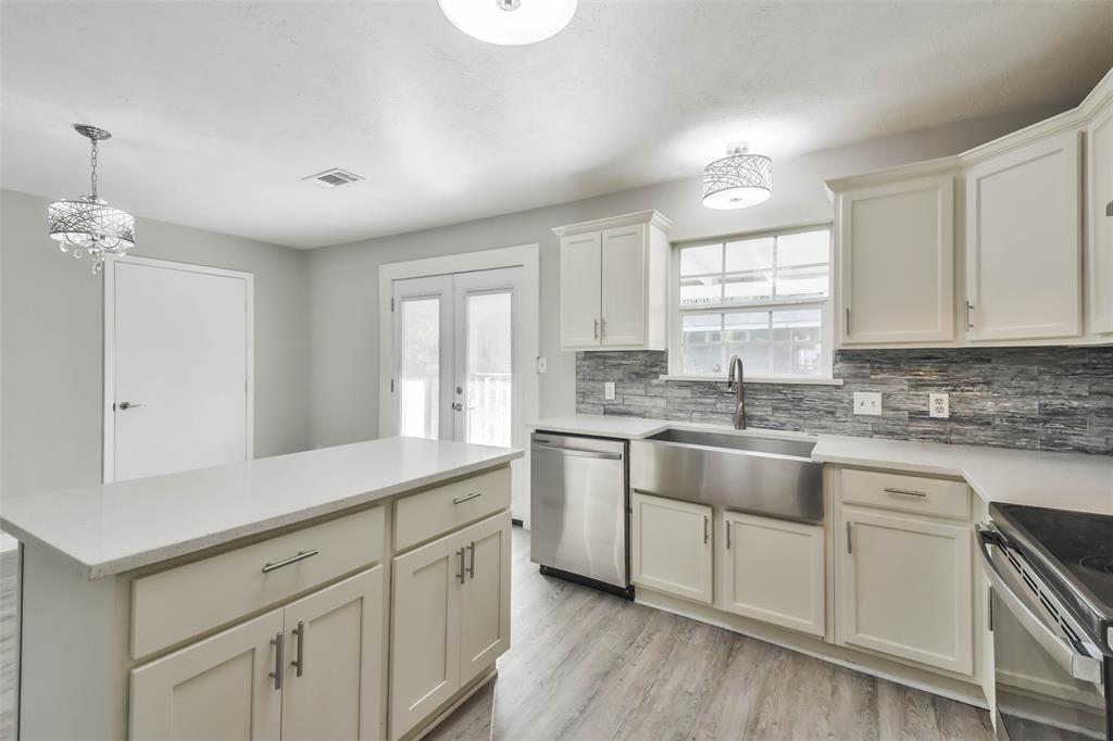 150 Maurine Lane, Cleveland, Texas image 13