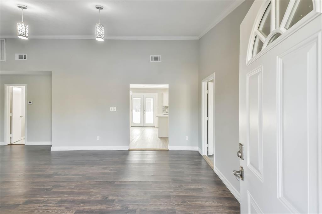 150 Maurine Lane, Cleveland, Texas image 6