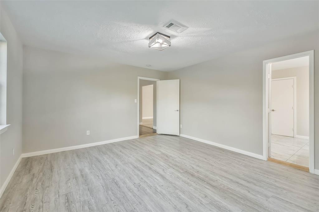 150 Maurine Lane, Cleveland, Texas image 18