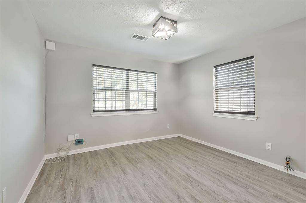 150 Maurine Lane, Cleveland, Texas image 23