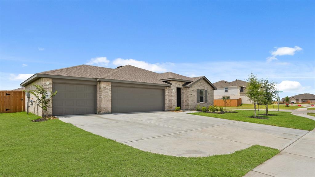 664 Canadian Trail, Dayton, Texas image 2