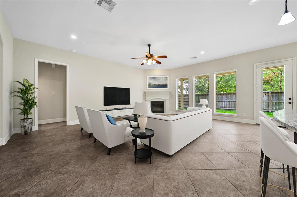 23414 Fauburg Drive, New Caney, Texas image 3