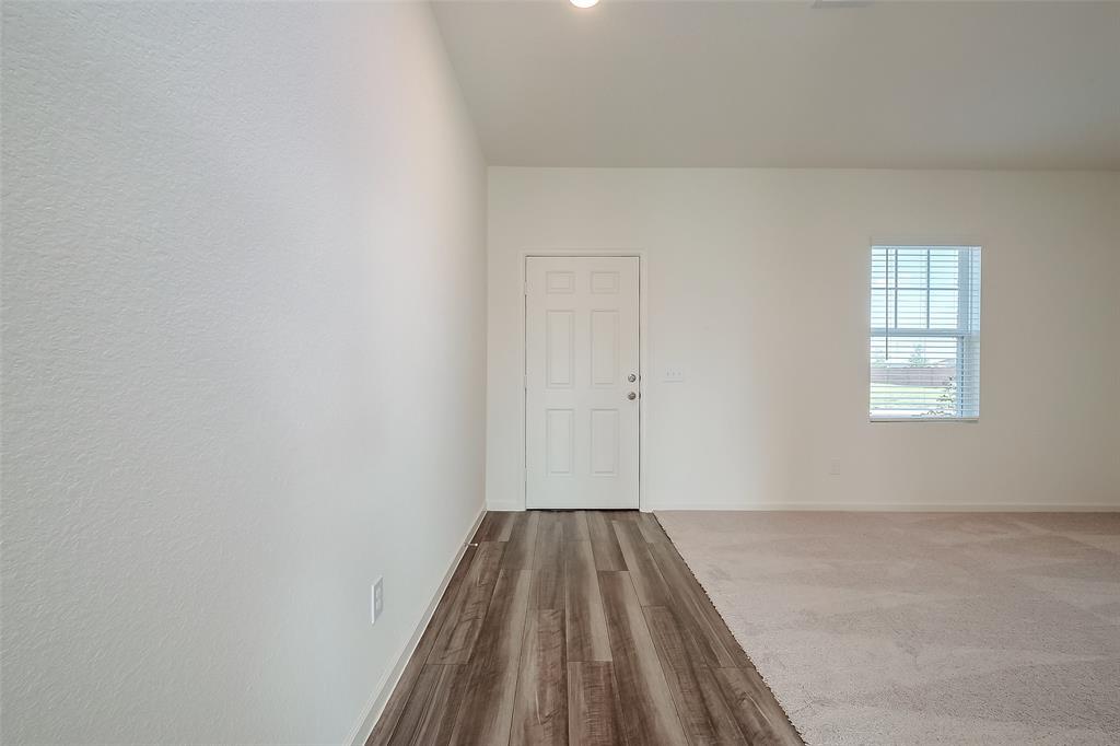 5811 Capri Forest Drive, Katy, Texas image 3