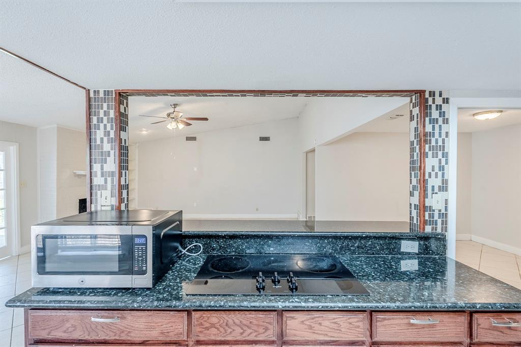 5303 Quail Tree Lane, Humble, Texas image 3