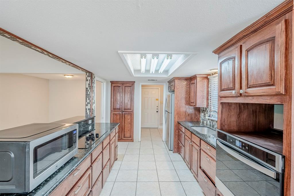 5303 Quail Tree Lane, Humble, Texas image 4