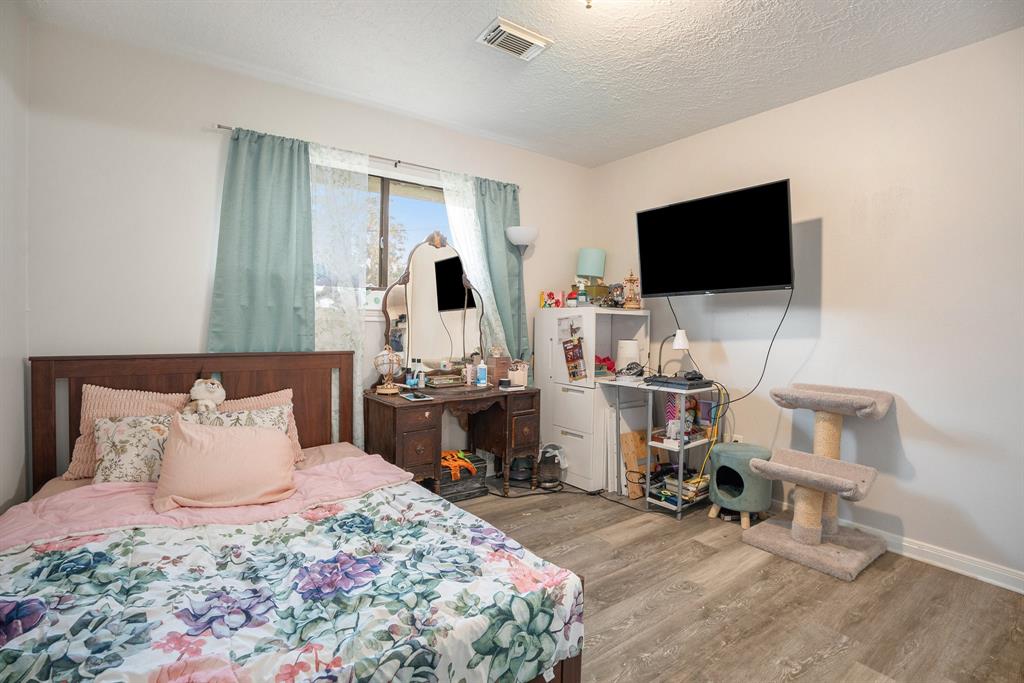 25615 Running Water Drive, Huffman, Texas image 19