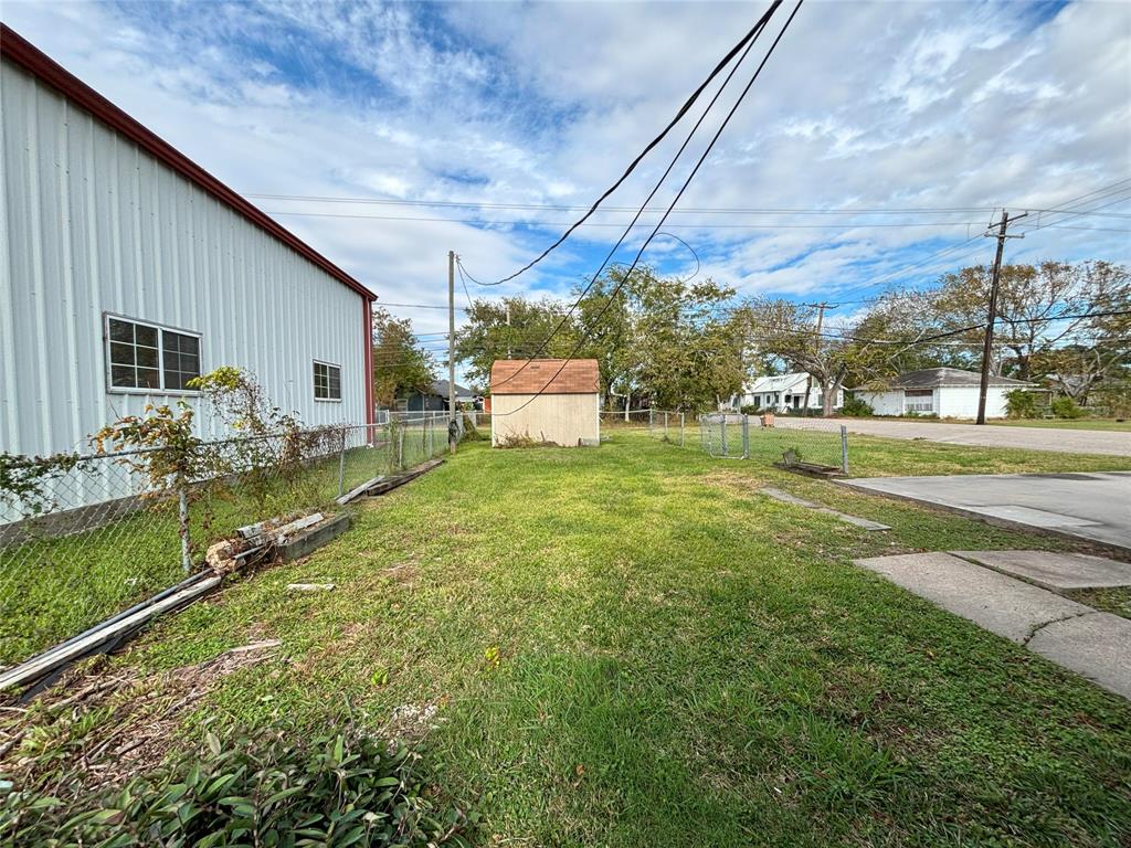 902 W 4th Street, Freeport, Texas image 21