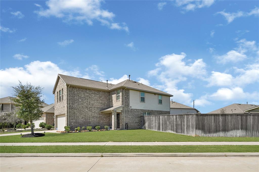 9847 Copper Ranch Trail, Richmond, Texas image 3