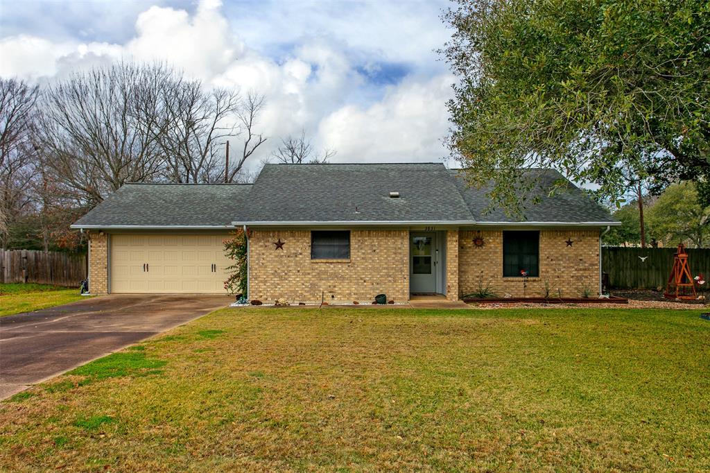 3831 Ravenwood Drive, Bryan, Texas image 2