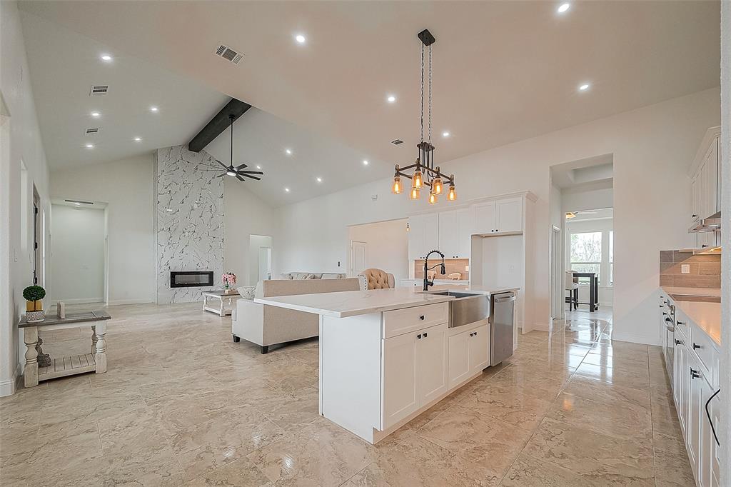 1093 County Road 2285