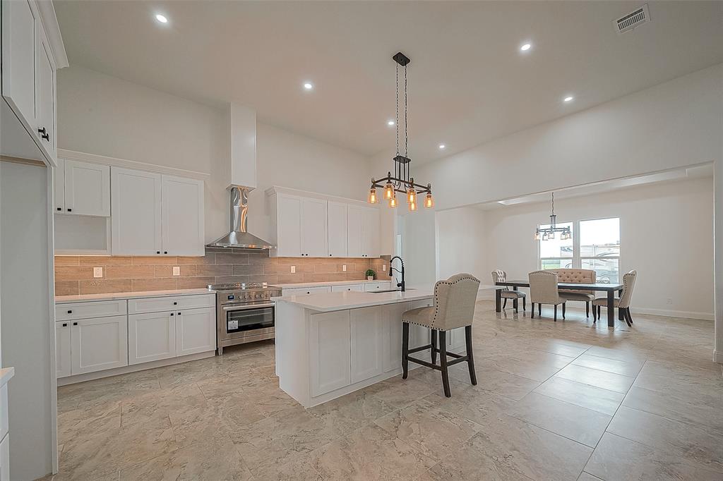 1093 County Road 2285