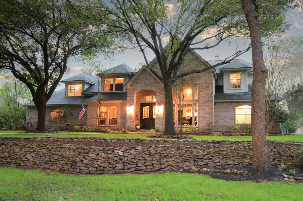 18 Kings River Court, Kingwood, Texas image 1