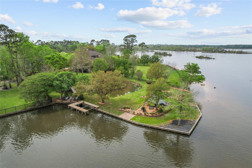 18 Kings River Court, Kingwood, Texas image 40