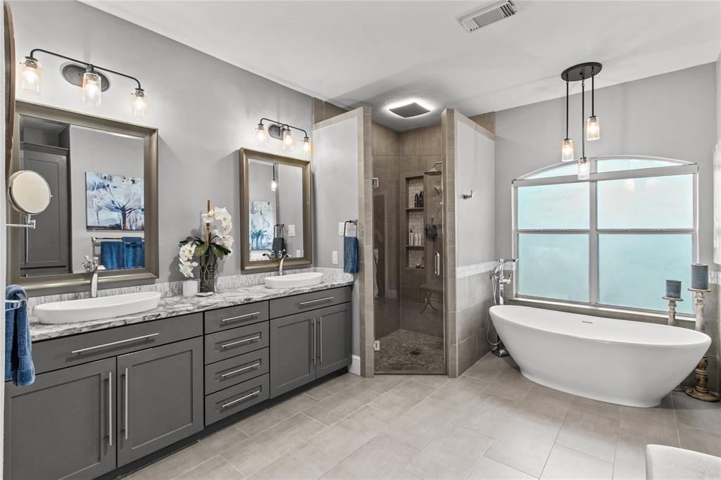 18 Kings River Court, Kingwood, Texas image 15