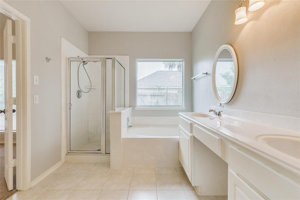 3402 Pebble Beach Lane, Pearland, Texas image 25