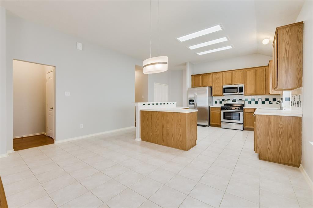 3402 Pebble Beach Lane, Pearland, Texas image 13