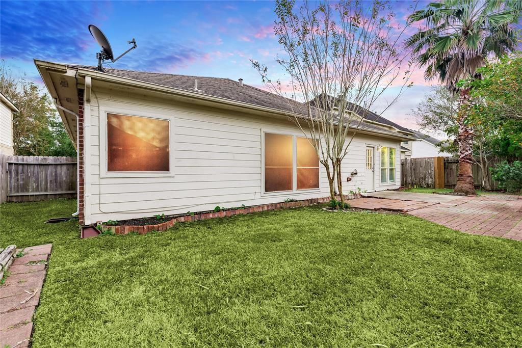 3402 Pebble Beach Lane, Pearland, Texas image 38