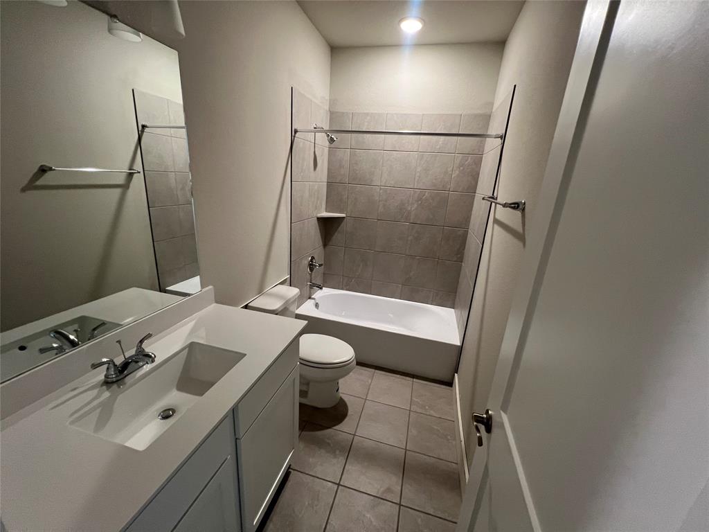 4807 Sand Clouds Drive, Katy, Texas image 12