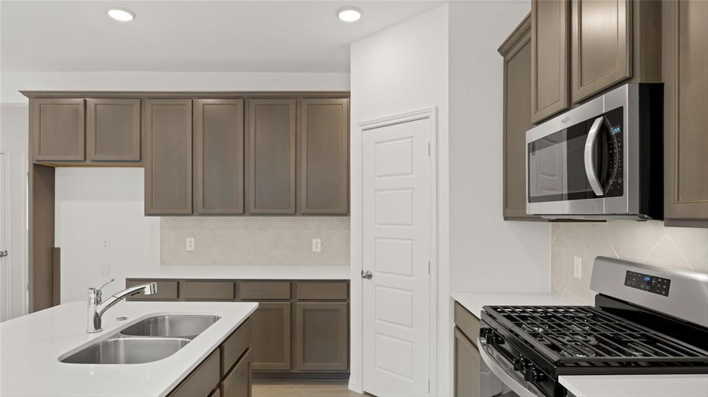 4807 Sand Clouds Drive, Katy, Texas image 17