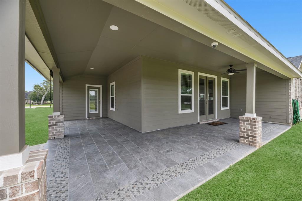 303 Cavalry Trail Drive, Rosharon, Texas image 37