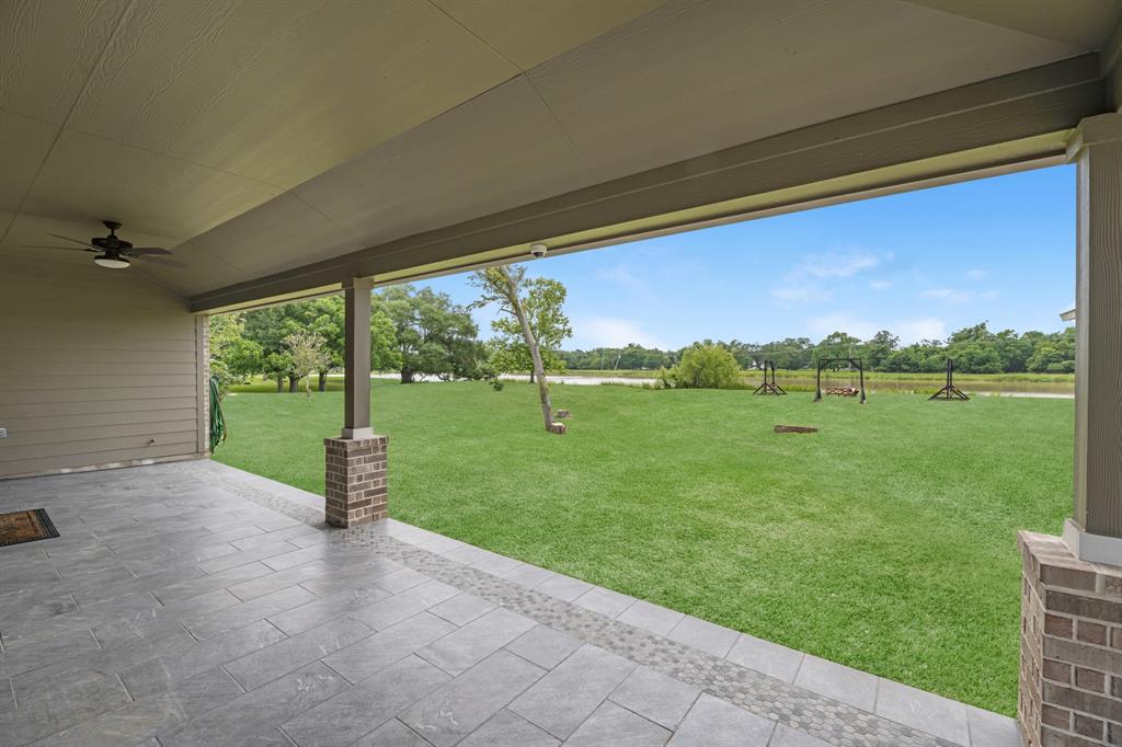 303 Cavalry Trail Drive, Rosharon, Texas image 38