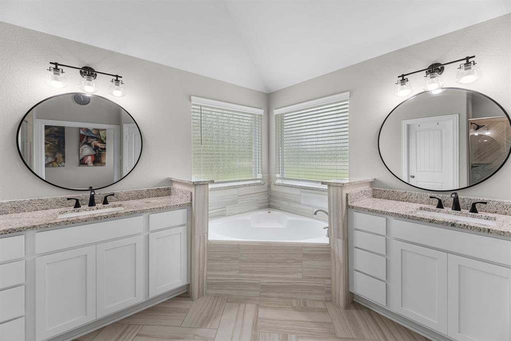 303 Cavalry Trail Drive, Rosharon, Texas image 26