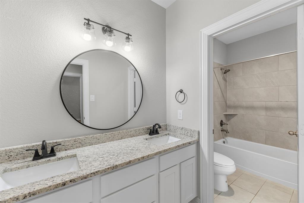 303 Cavalry Trail Drive, Rosharon, Texas image 31