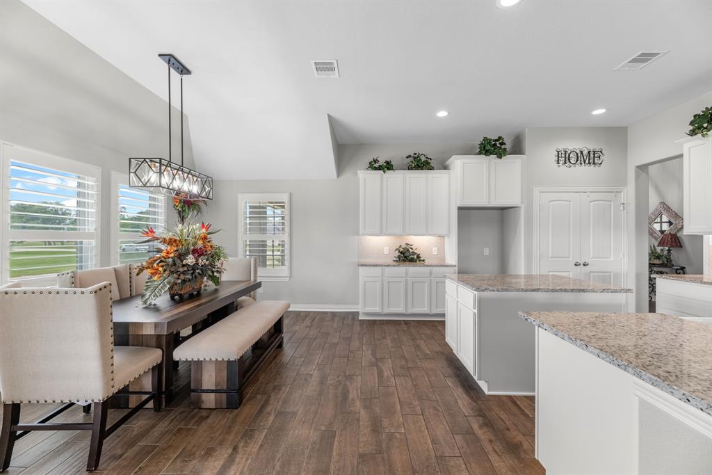 303 Cavalry Trail Drive, Rosharon, Texas image 14